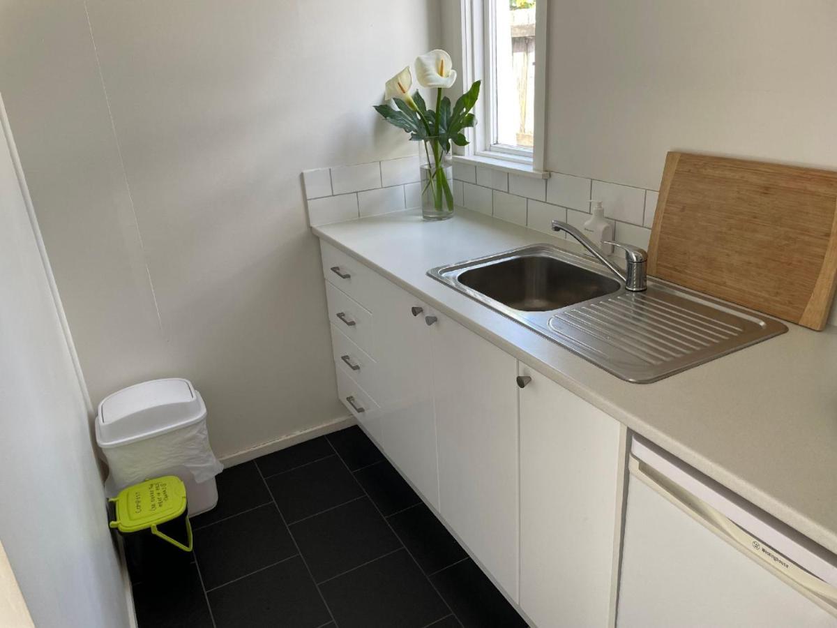 Pool House - One Bedroom Self Contained Unit モトゥイーカ エクステリア 写真