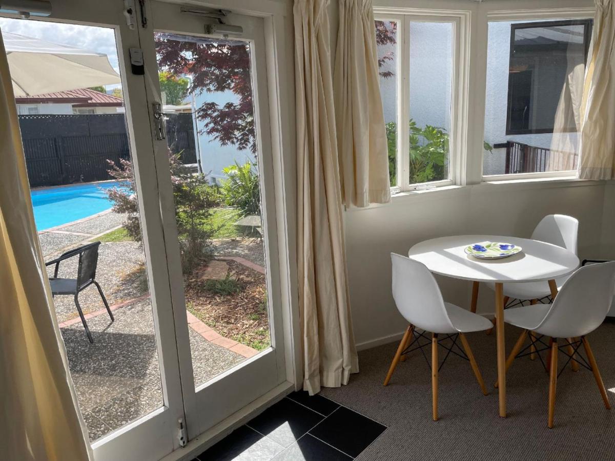 Pool House - One Bedroom Self Contained Unit モトゥイーカ エクステリア 写真