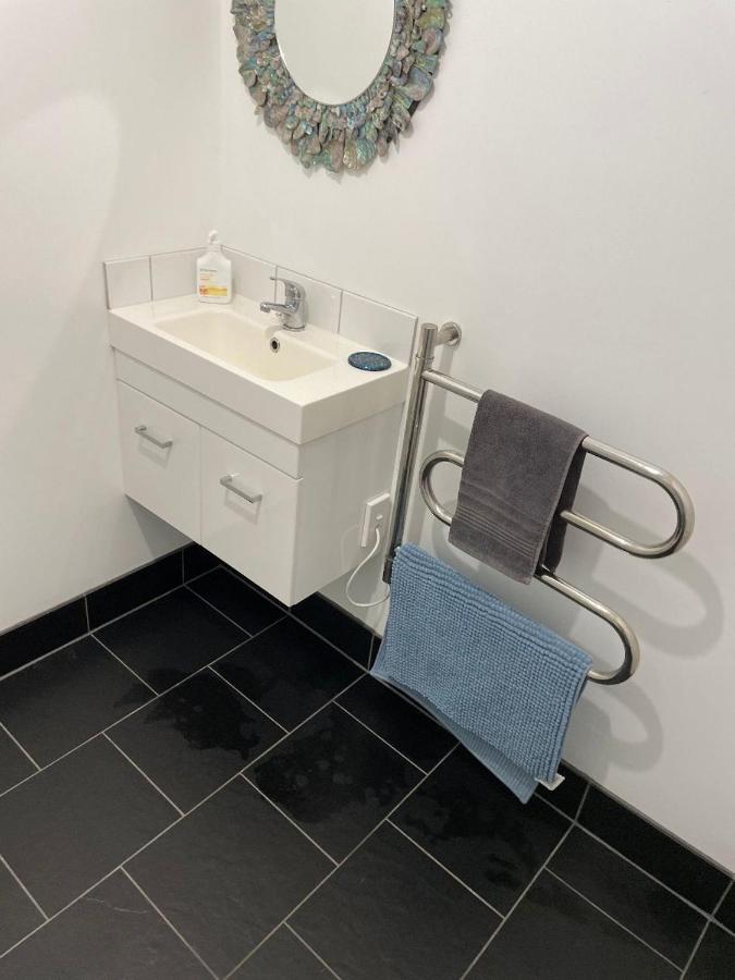 Pool House - One Bedroom Self Contained Unit モトゥイーカ エクステリア 写真