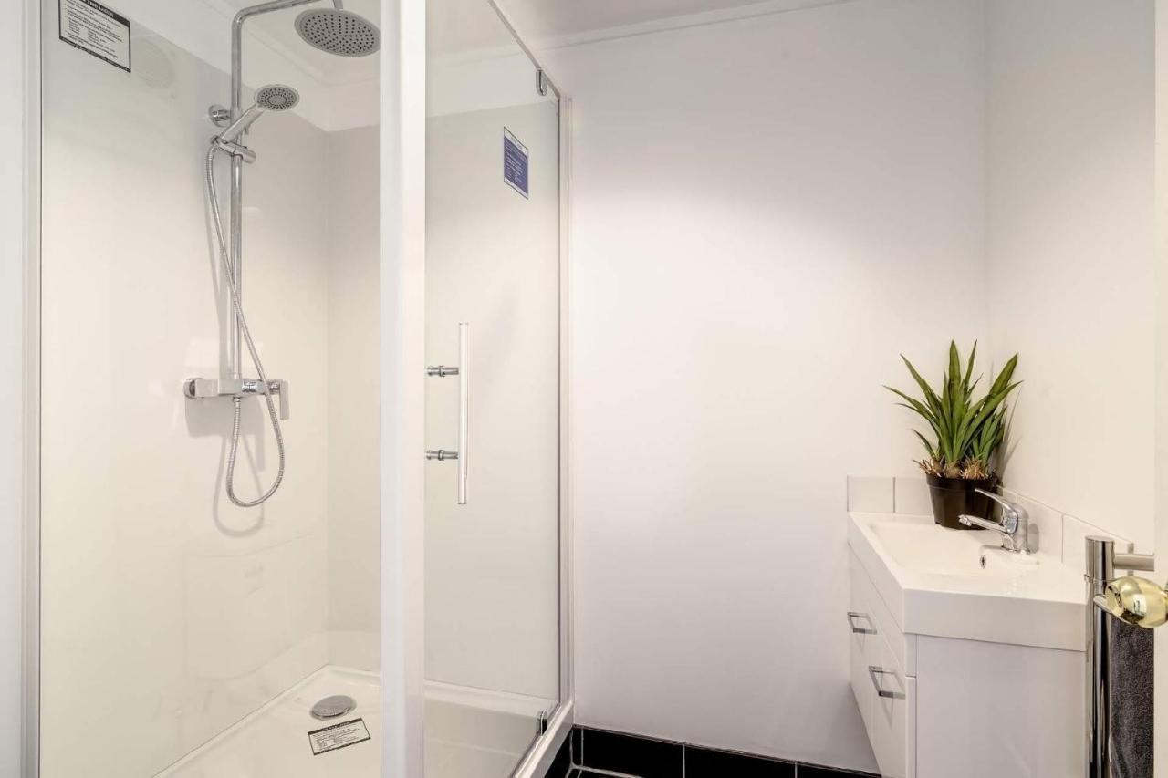 Pool House - One Bedroom Self Contained Unit モトゥイーカ エクステリア 写真
