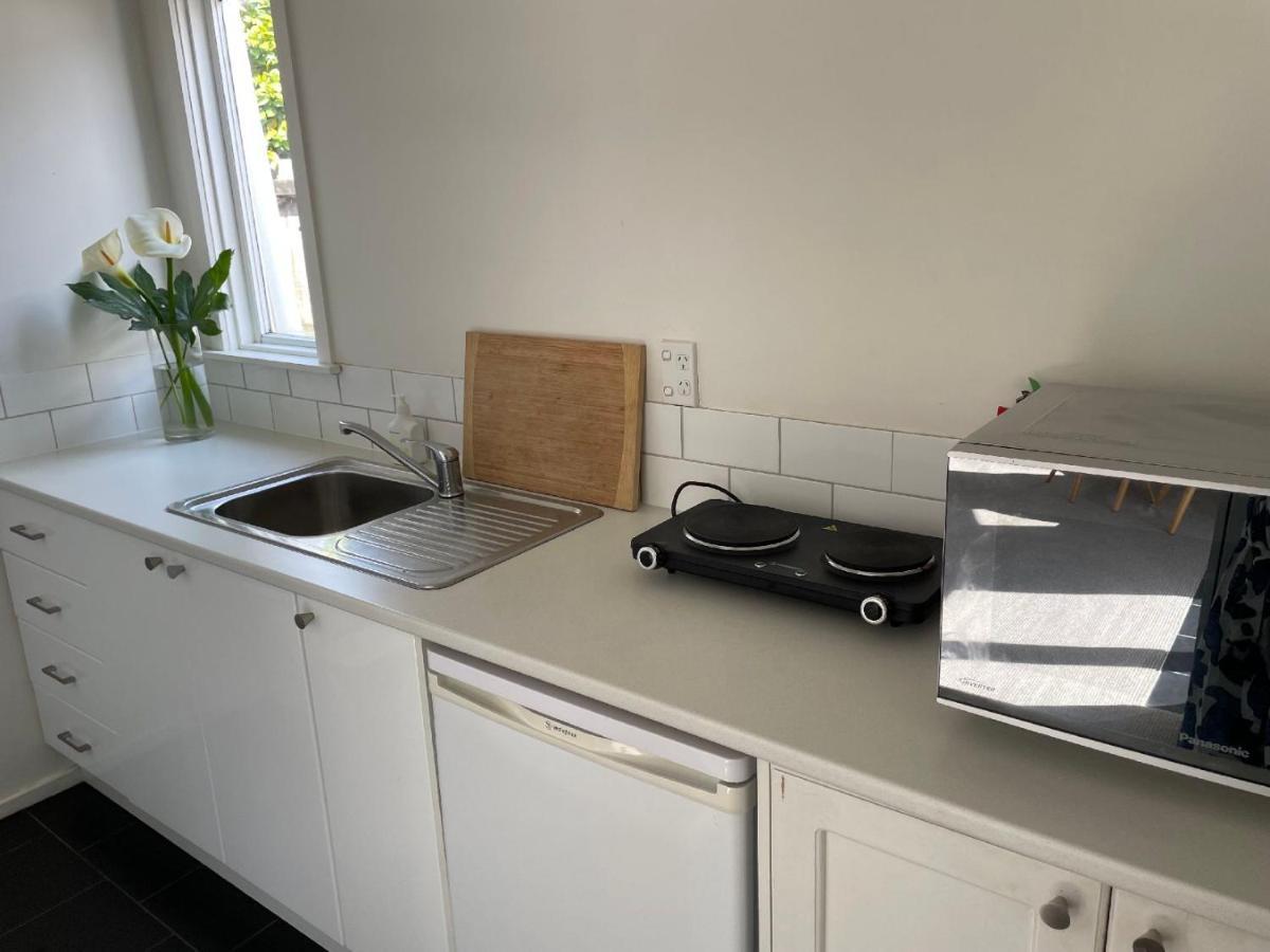 Pool House - One Bedroom Self Contained Unit モトゥイーカ エクステリア 写真